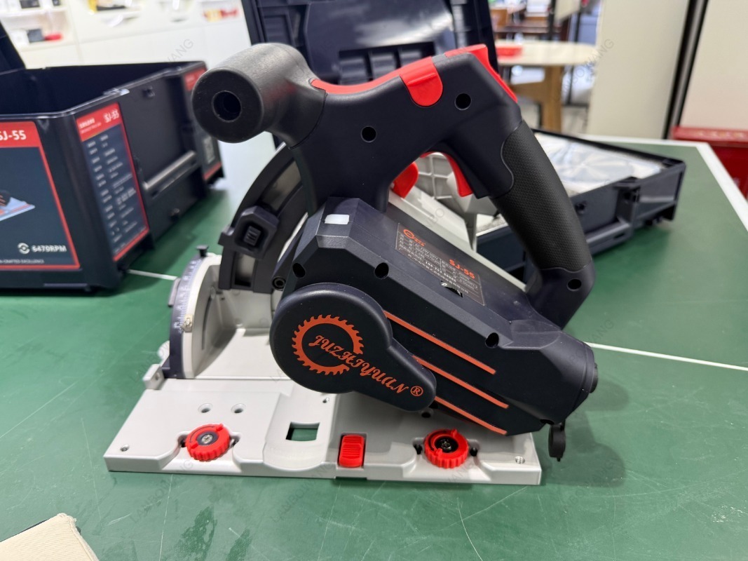 منشار كهربائي محمول خالٍ من ال - مراجعة Power Tools Woodworking وسعره